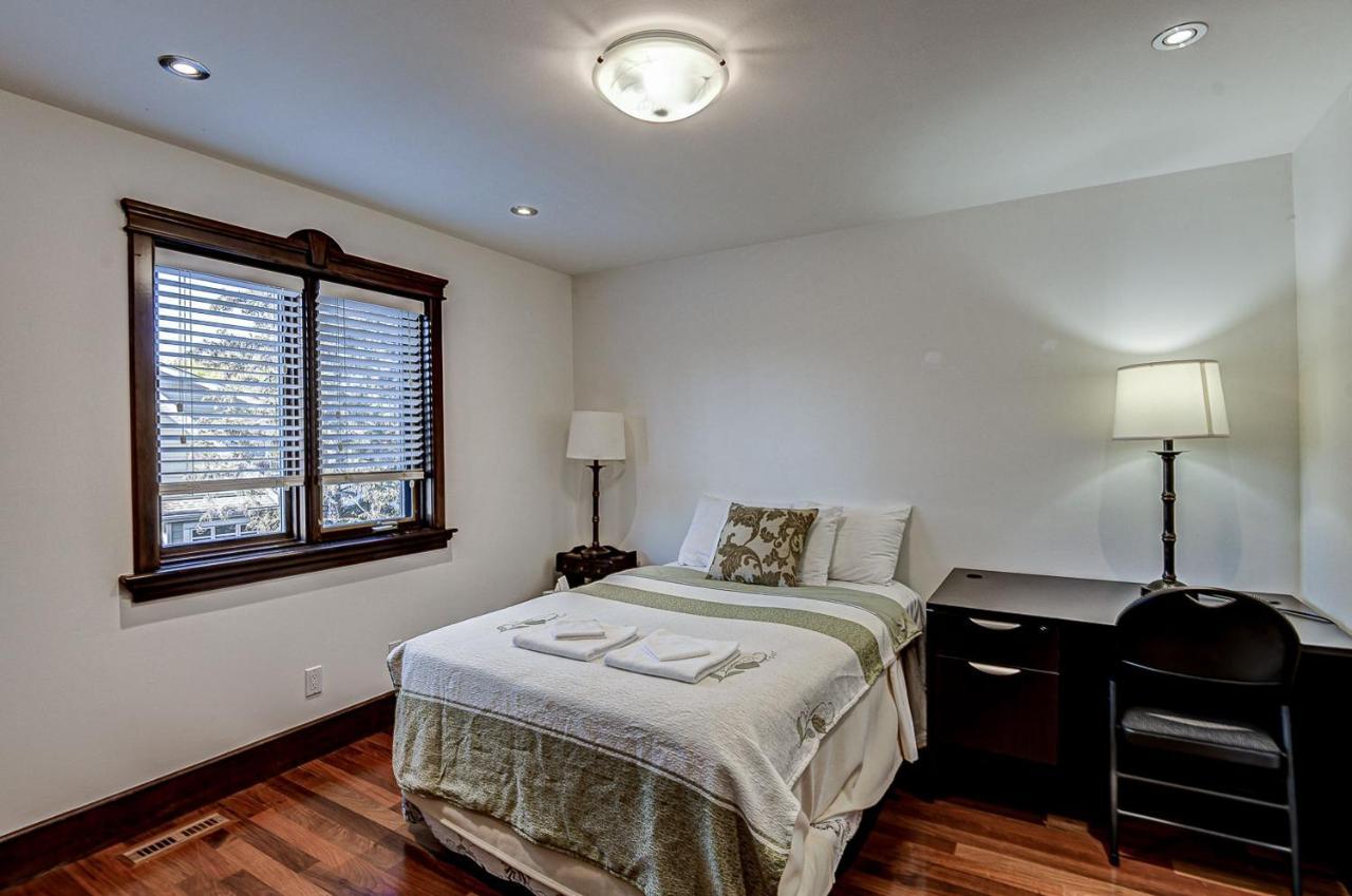 Westmount River Inn YYC Eksteriør billede