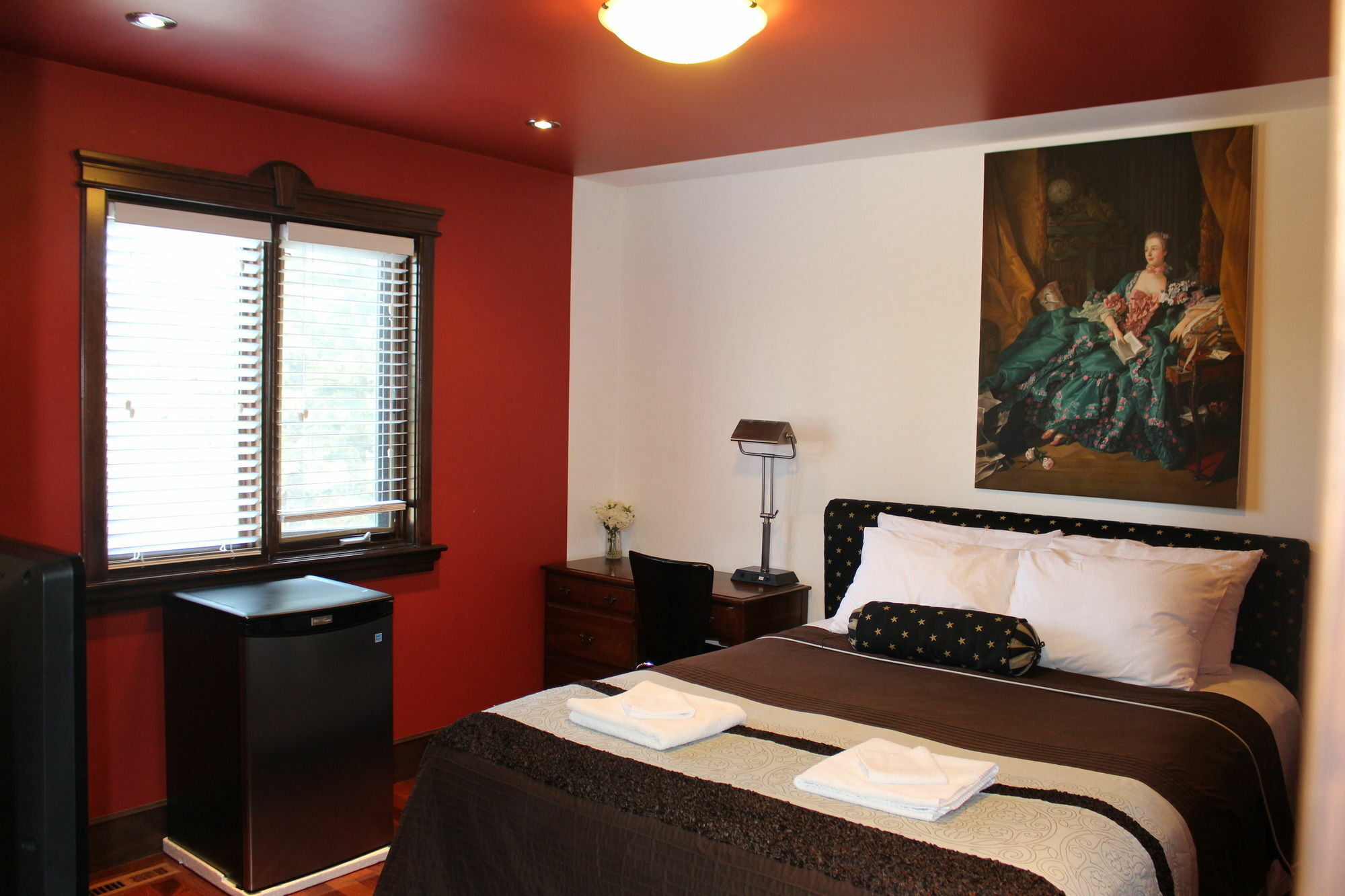 Westmount River Inn YYC Eksteriør billede