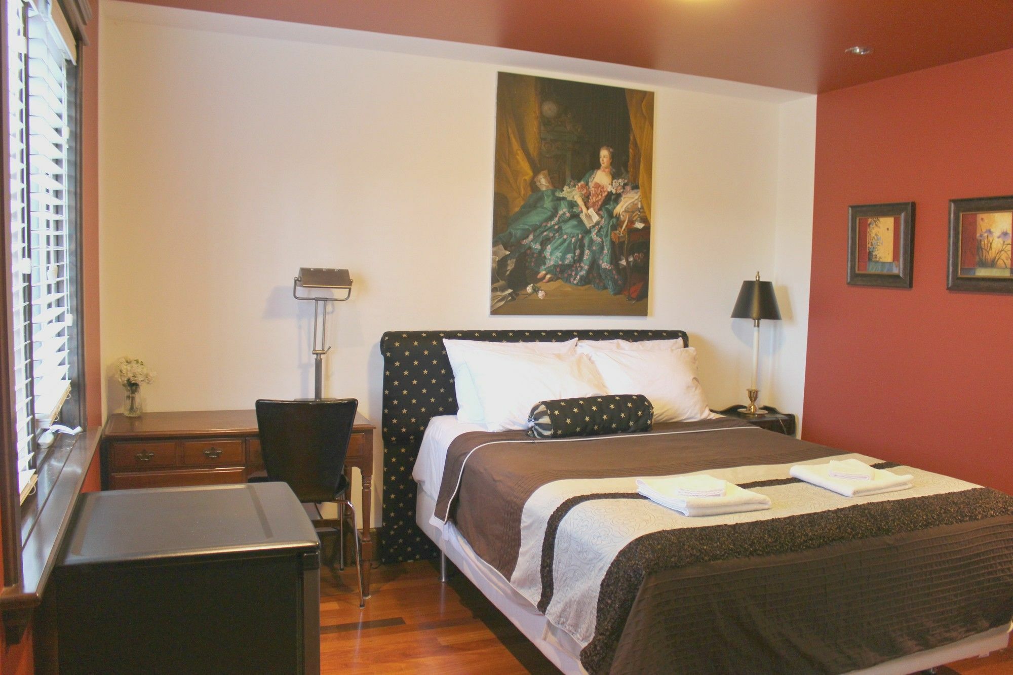 Westmount River Inn YYC Eksteriør billede
